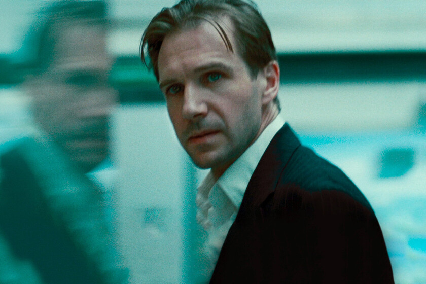 Hoy en TV, Ralph Fiennes y Rachel Weisz deslumbran en una de las mejores adaptaciones de John Le Carré: 'El jardinero fiel' 