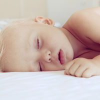 Entendiendo el patrón de sueño del bebé y cómo evoluciona en el primer año