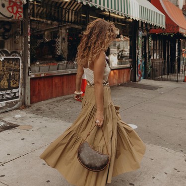 Zara, Cortefiel y más: cinco básicos clave para vestir elegante y fresco en verano en plena ola de calor 