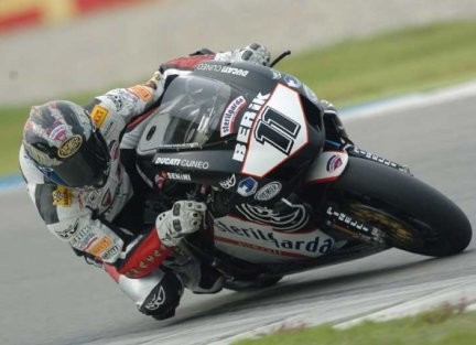 Fantástica victoria de Rubén Xaus en la primera carrera