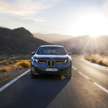 Probamos el BMW iX3: hasta 805 km de autonomía para el SUV eléctrico con el que BMW se ha tomado muy en serio empezar de nuevo