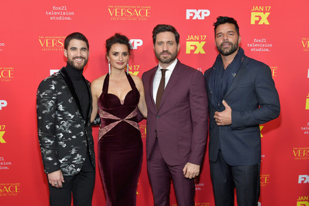 Los protagonistas de 'The Assassination Of Gianni Versace' dominan las tendencias de otoño en sus looks para la premiere