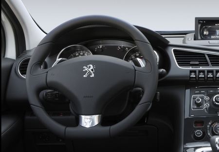 Peugeot 3008 HYbrid4 108