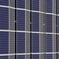 Oito contêineres marítimos transformarão uma usina solar numa central elétrica que opera mesmo após o pôr do sol 