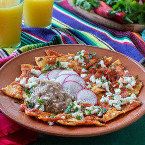 La receta definitiva de los chilaquiles rojos: el secreto para que queden en su punto y se conviertan en tu antojo cada desayuno