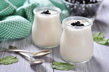 Alimentos que sacian y ayudan a controlar el peso (IV): yogur