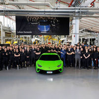 El Lamborghini Huracán llega a las 10.000 unidades para recordar al Urus quién es el superventas