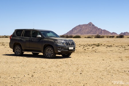 Probamos el Toyota Land Cruiser 2018 en el desierto: un auténtico todoterreno de los que ya no quedan