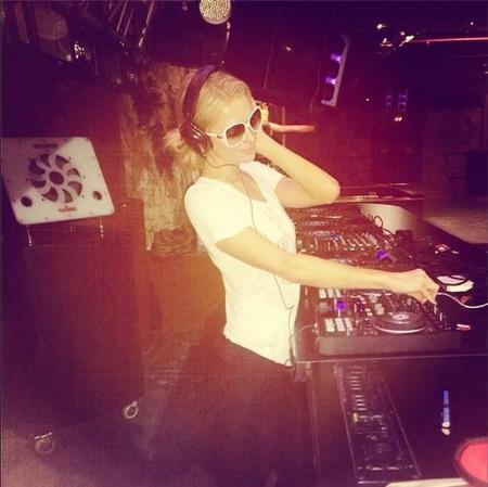 Mejor no os digo lo que gana Paris Hilton Dj