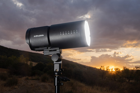 Profoto B10 plus, análisis: el pequeño flash profesional de 500W para el estudio y la calle