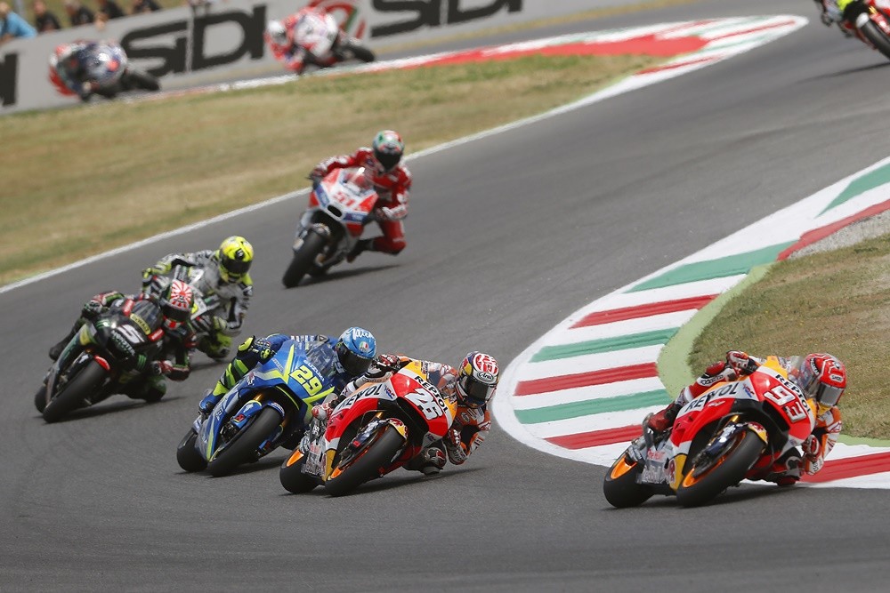 Neumáticos, rookies, aspirantes y favoritos. La temporada más igualada de MotoGP no es sólo culpa de Michelin