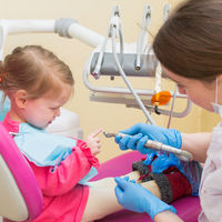 Ortodoncista y odontopediatra, los dos profesionales encargados de la salud bucodental de nuestros hijos