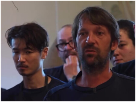 En El Briefing Previo Al Primer Servicio Del Pop Up Redzepi Se Ha Dirigido A Sus Trabajadores Para Comunicar Su Renuncia