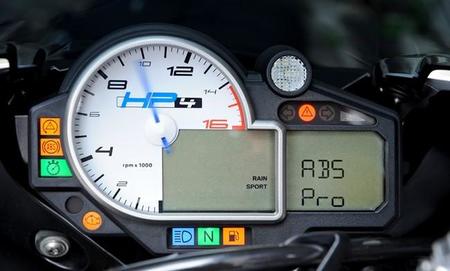 BMW HP4, tablero con ABS Pro