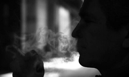 Usuarios de cigarrillos electrónicos enfrentan un 15% más de riesgo de accidente cerebrovascular que los fumadores tradicionales