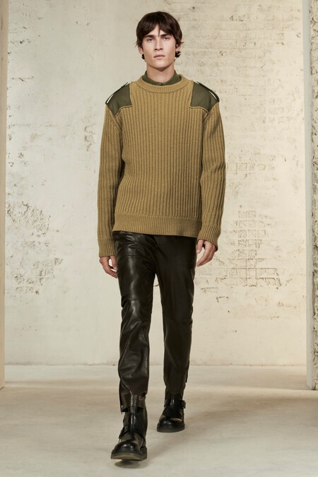 La séptima colección SRPLS de Zara llega con inspiración militar y muchas prendas de cuero divinas