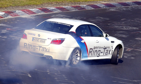 El currículum de la nueva presentadora de Top Gear demuestra que saber de autos no es cosa de género