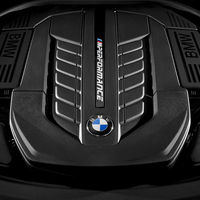 Los motores V12 están en peligro de extinción y BMW podría poner otro clavo al ataúd con la desaparición del M760Li
