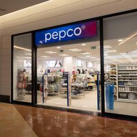 Ha llegado a Pepco un puf con almacenaje por solo 20 euros: se monta en poco tiempo y sin herramientas 
