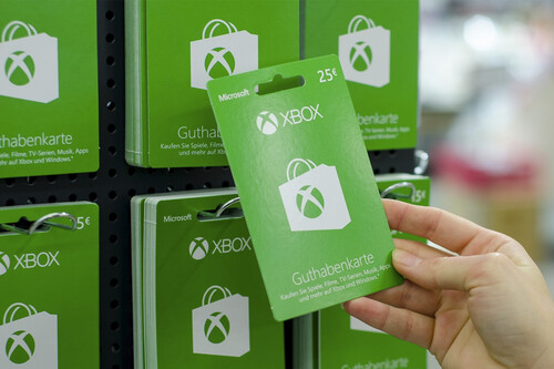 La increíble historia del empleado de Microsoft que amasó una fortuna de más de 10 millones de dólares robando tarjetas regalo de Xbox 