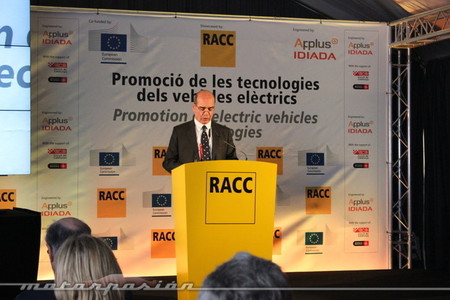 Volar-e, Carles Grasas