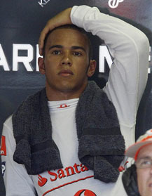 Hamilton y Rosberg, sancionados por los comisarios