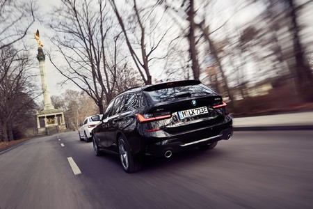 El BMW Serie 3 Touring híbrido enchufable llegará en verano: un familiar con tracción total y 55 km de autonomía eléctrica