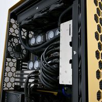 El PC de sobremesa más caro del mundo cuesta 111.000 euros, incorpora 6 TB de RAM y no sirve para jugar a videojuegos