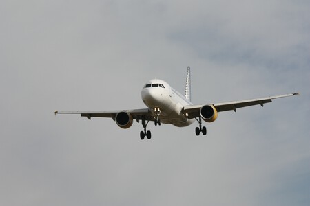 Un nuevo paso para descarbonizar el transporte aéreo: completado el primero vuelo con biocombustible de Repsol