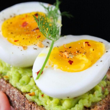 Así, o más fácil: prepara huevos cocidos sin agua usando solo la freidora de aire