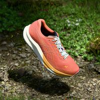 Asics rebaja casi 100 euros las zapatillas perfectas para tu próxima carrera que no te vas a arrepentir de comprar  