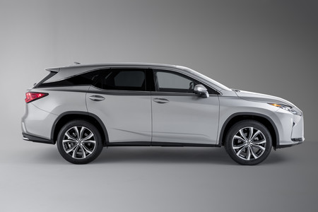 Conocemos el Lexus RX 450h L: cuando 11 centímetros extra son suficientes para llevar a 7 pasajeros