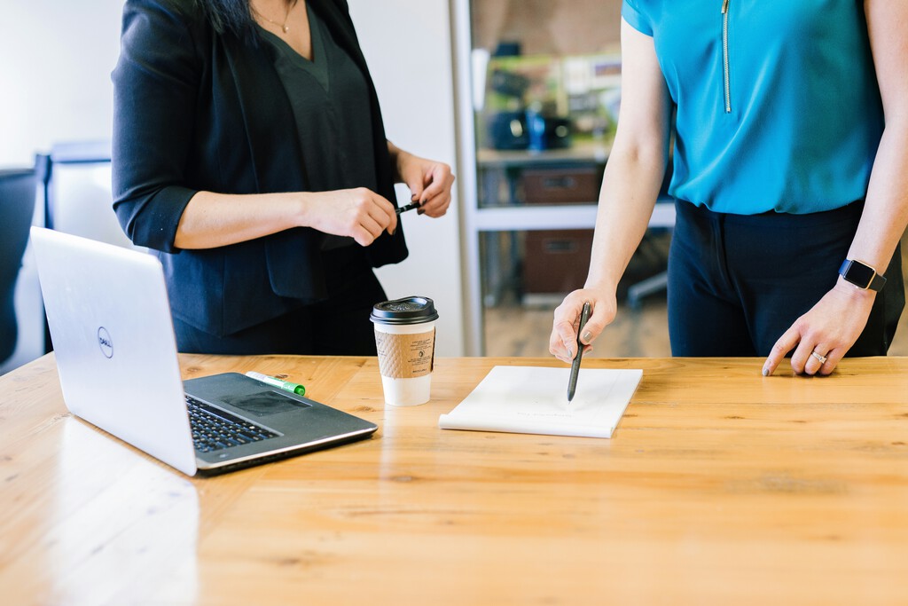 Los despidos masivos de las tecnológicas están siendo una sangría para los que creían que tenían empleo seguro: adiós a los jefes 
