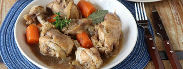 Pollo en salsa de la abuela, una receta tan fácil como reconfortante
