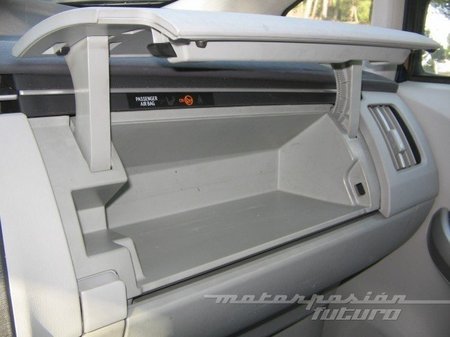 Toyota-guantera_prius.jpg