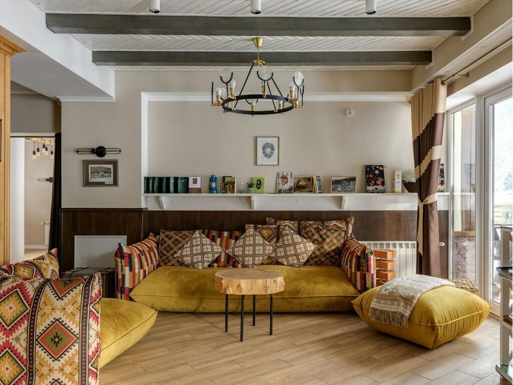 El salón ya no gira alrededor del sofá: así están cambiando las nuevas distribuciones de casa 