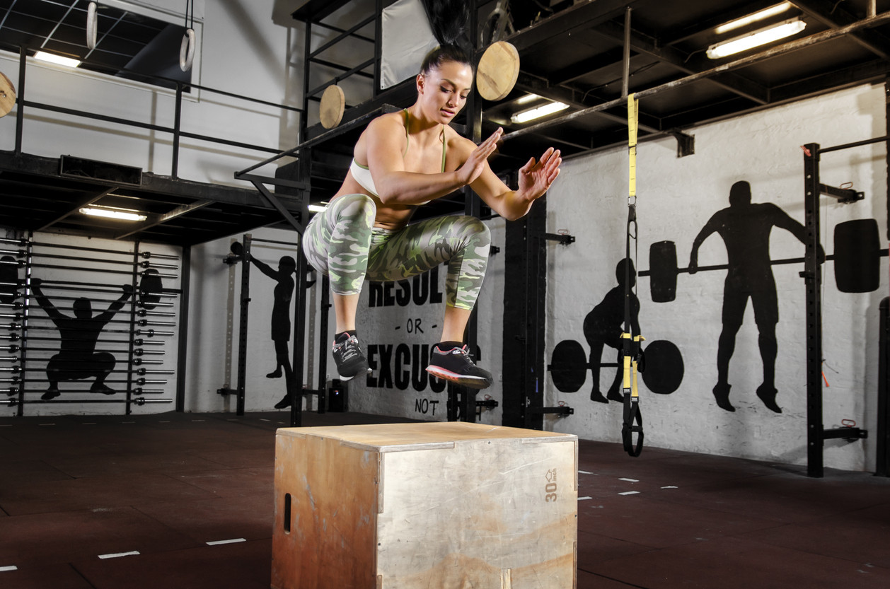 Cómo hacer los saltos al cajón de CrossFit de forma correcta conoce su