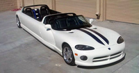 ¿Un Dodge Viper limusina descapotable?