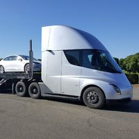 Tesla anuncia que la producción del camión eléctrico Tesla Semi no comenzará hasta 2020