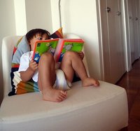 No por aprender a leer antes, será mejor lector