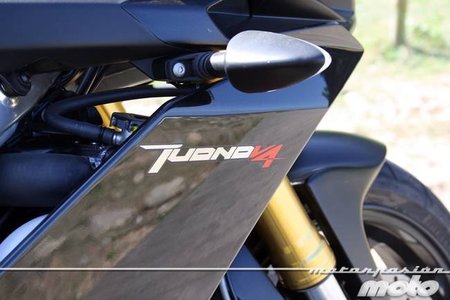 Aprilia Tuono V4 R APRC