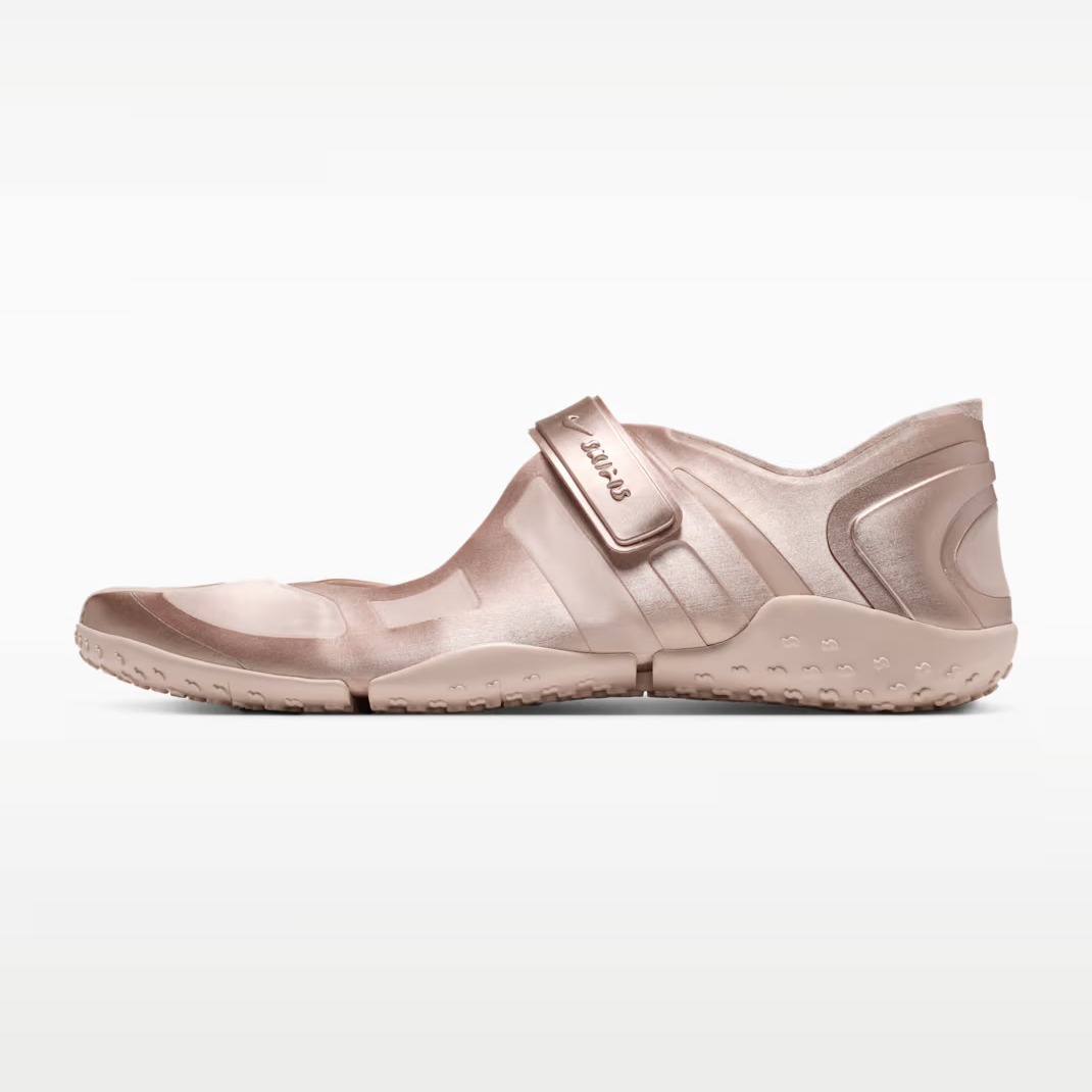 NikeSKIMS Rift Satin