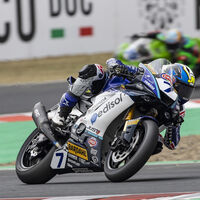 Lorenzo Baldasarri aprovecha la sanción a Dominique Aegerter para revivir Supersport en una carrera histórica