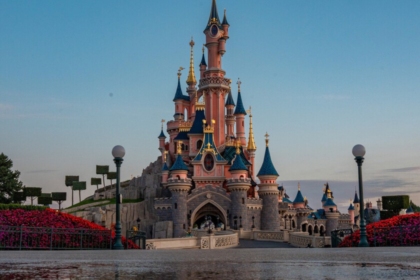 Disney se ha gastado más de 5.700 millones de euros en Disneyland París. Treinta años después aún no ha recuperado ni la mitad