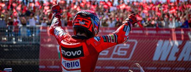 "No queremos frenar a Marc Márquez". Carmelo Ezpeleta responde a Luca Marini y entierra el debate del peso mínimo en MotoGP 