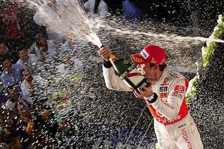 GP de Australia 2010: Jenson Button logra su primera victoria con McLaren en una carrera espectacular y caótica