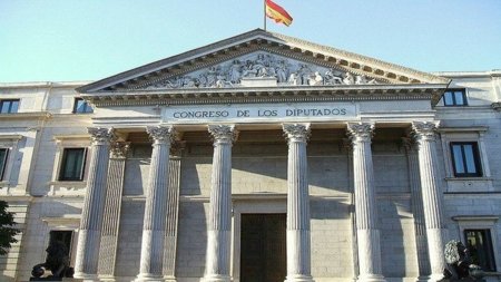 ¿Quieres ADSL, un smartphone, un iPad y tarifa plana de datos gratis? pues ¡hazte diputado!