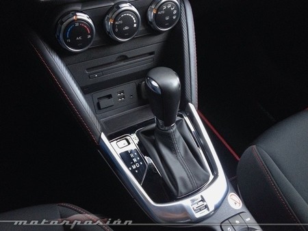 Mazda2 2015 automático