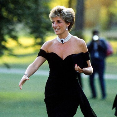 Massimo Dutti tiene los zapatos almendrados favoritos de Lady Di y vienen dispuestos a arrasar en 2026 