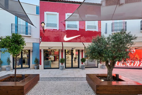 Nike comienza a liquidar camisetas, zapatillas Air Max, pantalones y más desde 20 euros en su outlet 